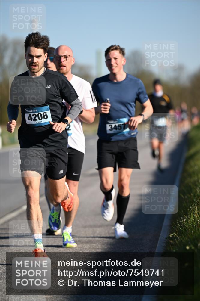 06.04.2025 - 44. Internationalen Wilhelmsburger Insellauf Dr. Thomas Lammeyer http://msf.ph/oto/7549741 06.04.2025 09:19:07 Laufen 4206, 3457 meine-sportfotos.de