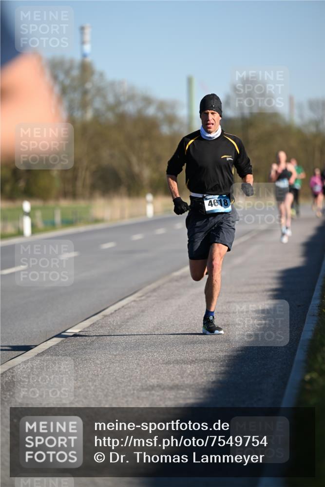 06.04.2025 - 44. Internationalen Wilhelmsburger Insellauf Dr. Thomas Lammeyer http://msf.ph/oto/7549754 06.04.2025 09:19:10 Laufen 4618 meine-sportfotos.de