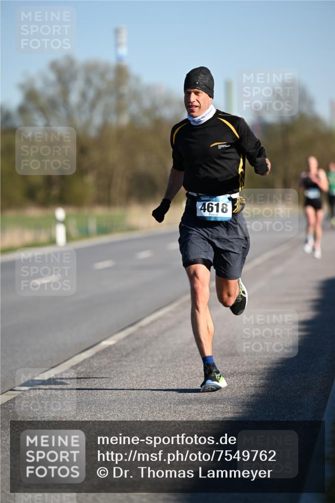 06.04.2025 - 44. Internationalen Wilhelmsburger Insellauf Dr. Thomas Lammeyer http://msf.ph/oto/7549762 06.04.2025 09:19:11 Laufen 4618 meine-sportfotos.de