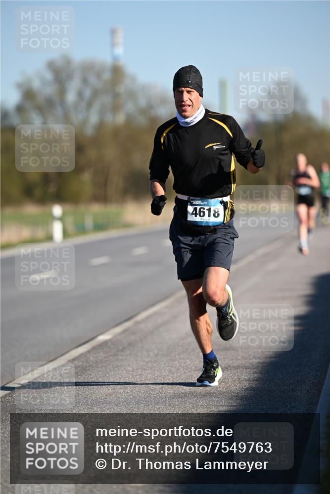 06.04.2025 - 44. Internationalen Wilhelmsburger Insellauf Dr. Thomas Lammeyer http://msf.ph/oto/7549763 06.04.2025 09:19:11 Laufen 4618 meine-sportfotos.de