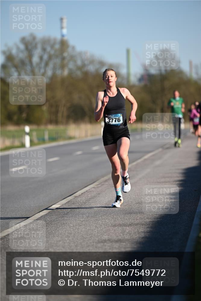 06.04.2025 - 44. Internationalen Wilhelmsburger Insellauf Dr. Thomas Lammeyer http://msf.ph/oto/7549772 06.04.2025 09:19:18 Laufen 3776 meine-sportfotos.de