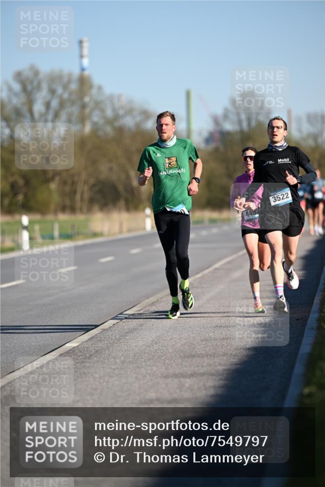 06.04.2025 - 44. Internationalen Wilhelmsburger Insellauf Dr. Thomas Lammeyer http://msf.ph/oto/7549797 06.04.2025 09:19:26 Laufen 4492, 3522 meine-sportfotos.de