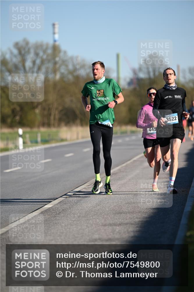 06.04.2025 - 44. Internationalen Wilhelmsburger Insellauf Dr. Thomas Lammeyer http://msf.ph/oto/7549800 06.04.2025 09:19:27 Laufen 449, 3522 meine-sportfotos.de