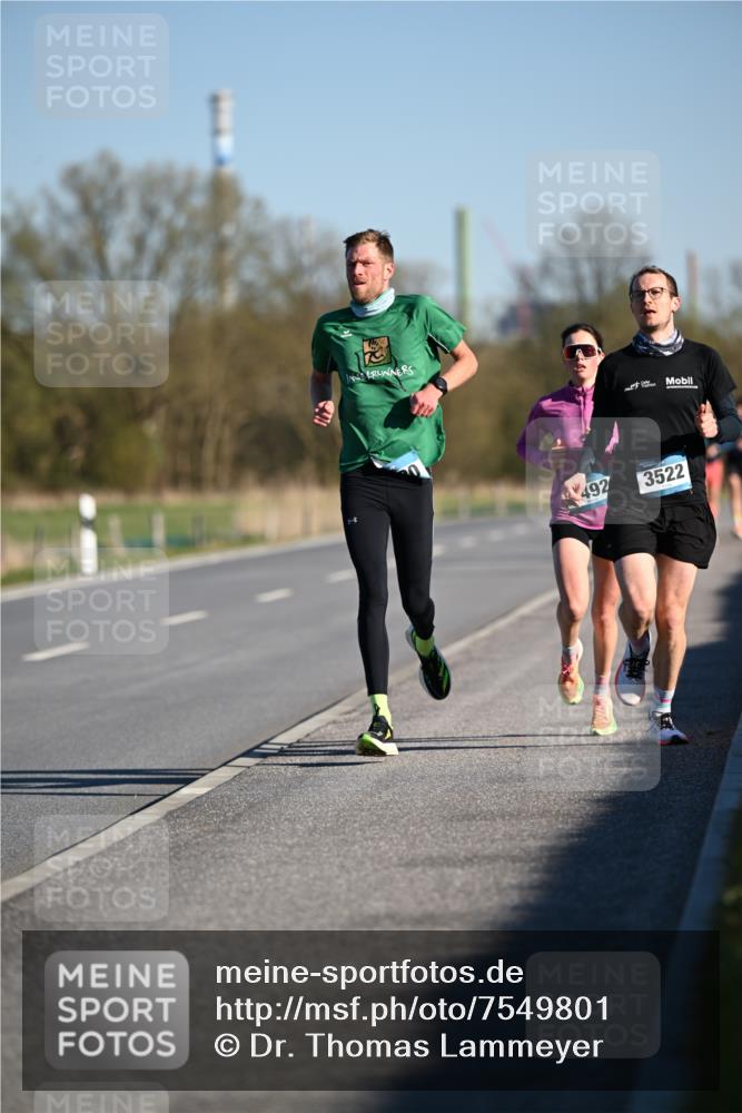 06.04.2025 - 44. Internationalen Wilhelmsburger Insellauf Dr. Thomas Lammeyer http://msf.ph/oto/7549801 06.04.2025 09:19:27 Laufen 492, 3522 meine-sportfotos.de