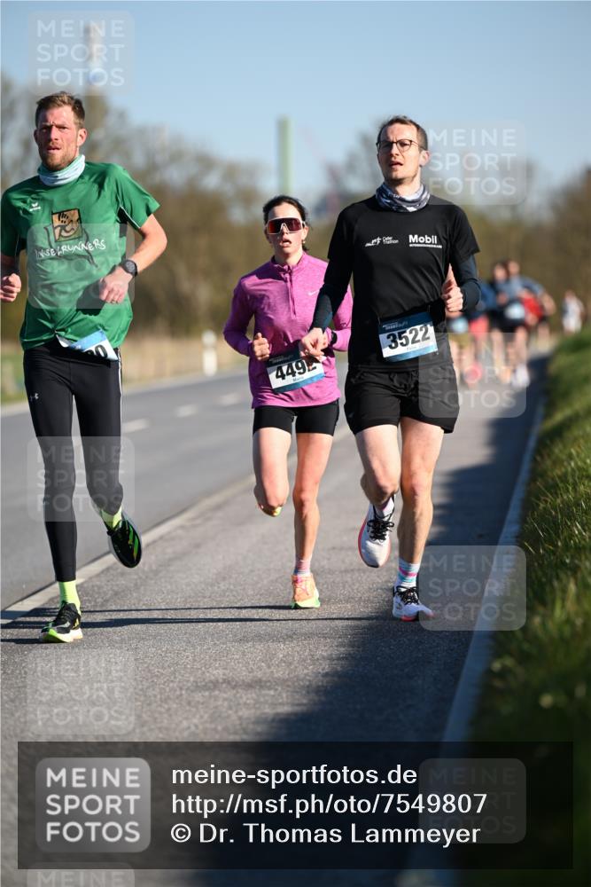 06.04.2025 - 44. Internationalen Wilhelmsburger Insellauf Dr. Thomas Lammeyer http://msf.ph/oto/7549807 06.04.2025 09:19:28 Laufen 449, 3522 meine-sportfotos.de