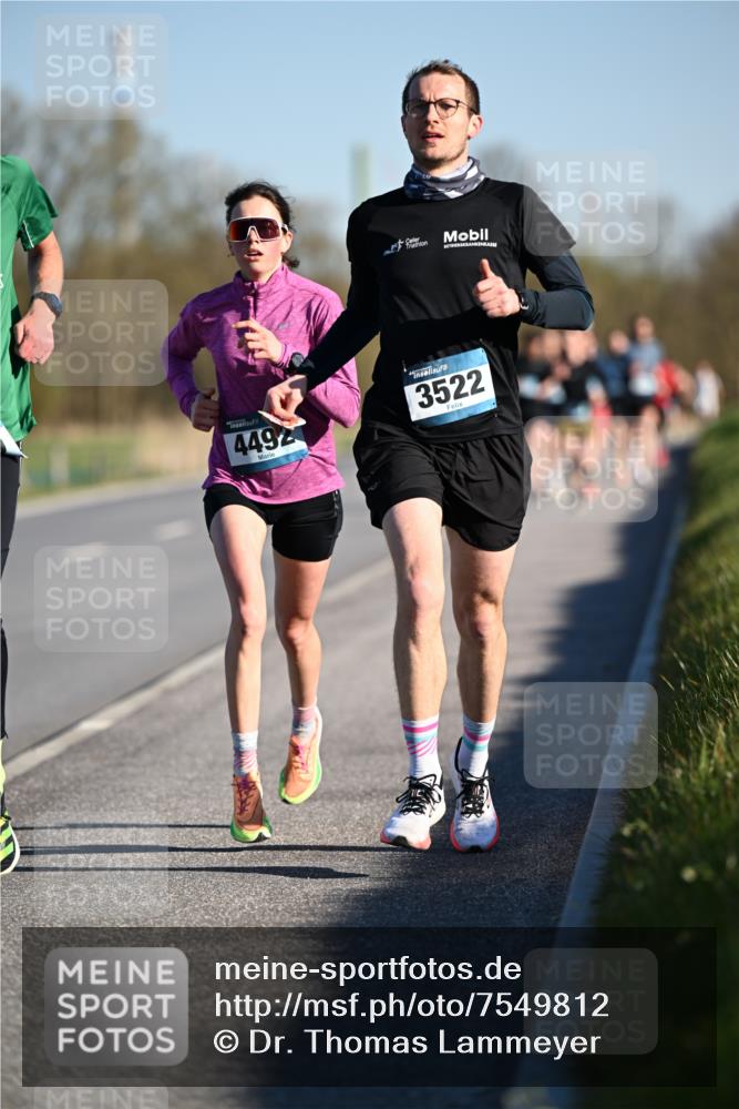 06.04.2025 - 44. Internationalen Wilhelmsburger Insellauf Dr. Thomas Lammeyer http://msf.ph/oto/7549812 06.04.2025 09:19:29 Laufen 4492, 3522 meine-sportfotos.de