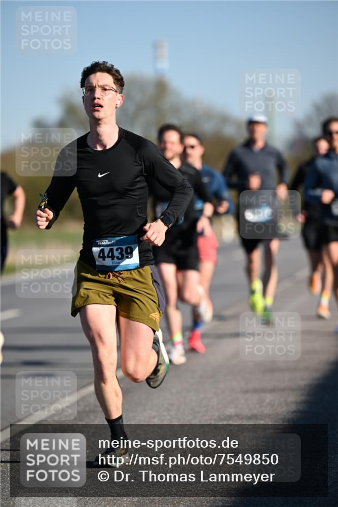 06.04.2025 - 44. Internationalen Wilhelmsburger Insellauf Dr. Thomas Lammeyer http://msf.ph/oto/7549850 06.04.2025 09:19:40 Laufen 4439 meine-sportfotos.de