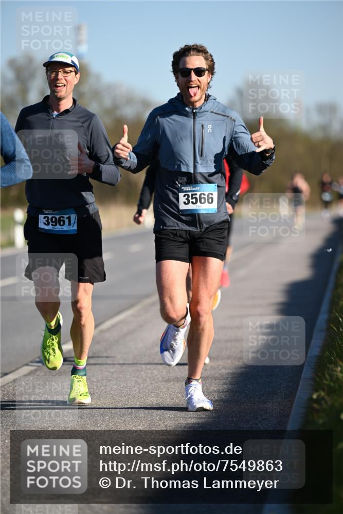 06.04.2025 - 44. Internationalen Wilhelmsburger Insellauf Dr. Thomas Lammeyer http://msf.ph/oto/7549863 06.04.2025 09:19:43 Laufen 3961, 3566 meine-sportfotos.de