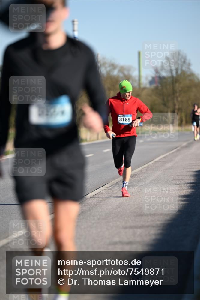 06.04.2025 - 44. Internationalen Wilhelmsburger Insellauf Dr. Thomas Lammeyer http://msf.ph/oto/7549871 06.04.2025 09:19:45 Laufen 3189 meine-sportfotos.de