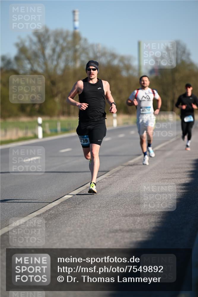 06.04.2025 - 44. Internationalen Wilhelmsburger Insellauf Dr. Thomas Lammeyer http://msf.ph/oto/7549892 06.04.2025 09:20:00 Laufen 739, 4570 meine-sportfotos.de
