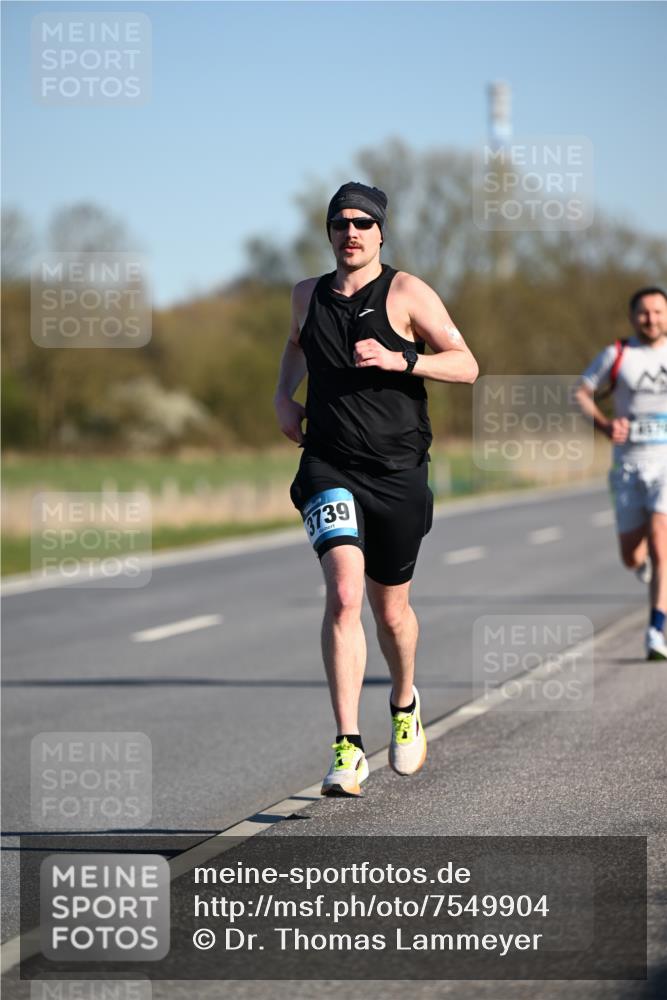 06.04.2025 - 44. Internationalen Wilhelmsburger Insellauf Dr. Thomas Lammeyer http://msf.ph/oto/7549904 06.04.2025 09:20:02 Laufen 3739, 2 meine-sportfotos.de