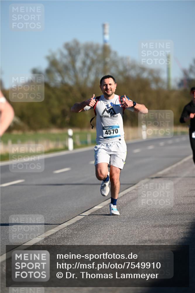 06.04.2025 - 44. Internationalen Wilhelmsburger Insellauf Dr. Thomas Lammeyer http://msf.ph/oto/7549910 06.04.2025 09:20:04 Laufen 4570 meine-sportfotos.de