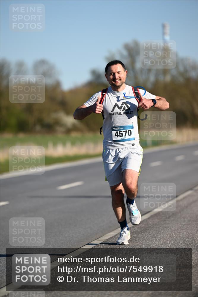 06.04.2025 - 44. Internationalen Wilhelmsburger Insellauf Dr. Thomas Lammeyer http://msf.ph/oto/7549918 06.04.2025 09:20:05 Laufen 4570 meine-sportfotos.de