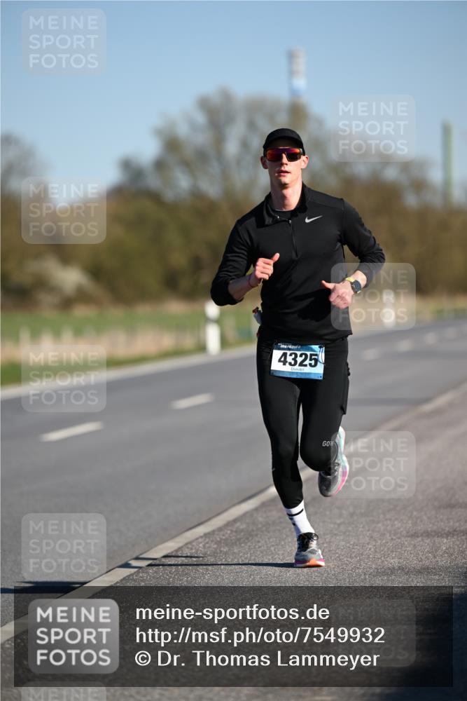 06.04.2025 - 44. Internationalen Wilhelmsburger Insellauf Dr. Thomas Lammeyer http://msf.ph/oto/7549932 06.04.2025 09:20:08 Laufen 4325 meine-sportfotos.de