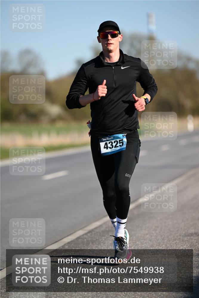 06.04.2025 - 44. Internationalen Wilhelmsburger Insellauf Dr. Thomas Lammeyer http://msf.ph/oto/7549938 06.04.2025 09:20:08 Laufen 4325 meine-sportfotos.de