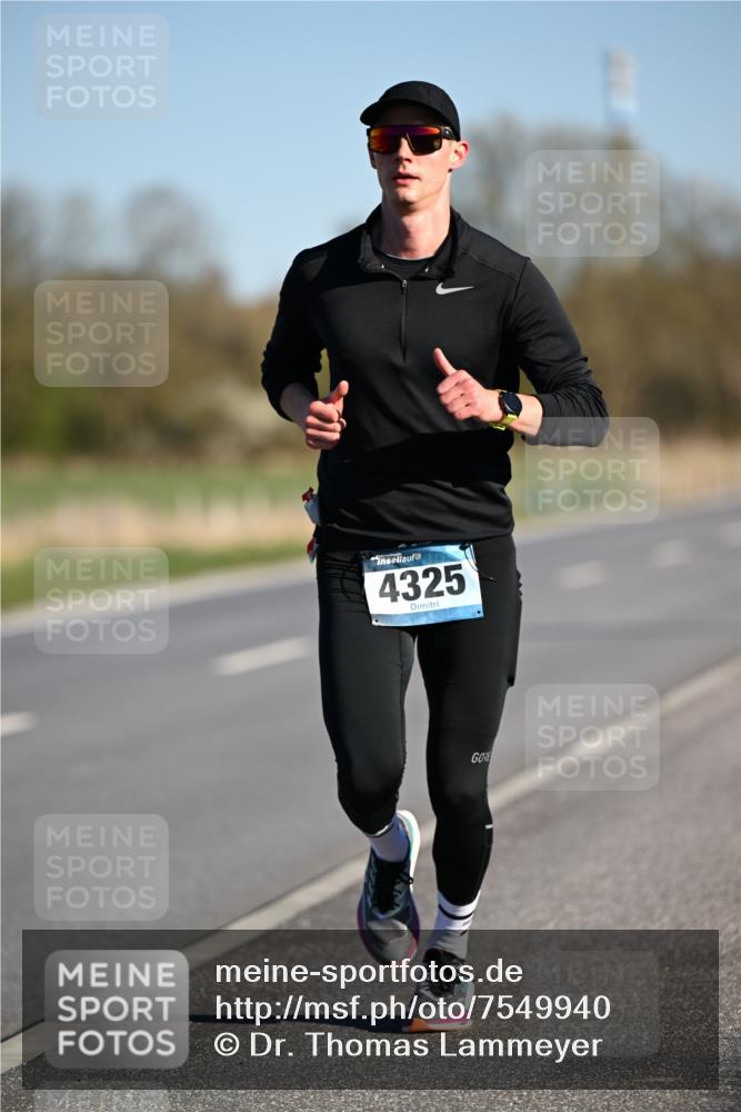 06.04.2025 - 44. Internationalen Wilhelmsburger Insellauf Dr. Thomas Lammeyer http://msf.ph/oto/7549940 06.04.2025 09:20:09 Laufen 4325 meine-sportfotos.de