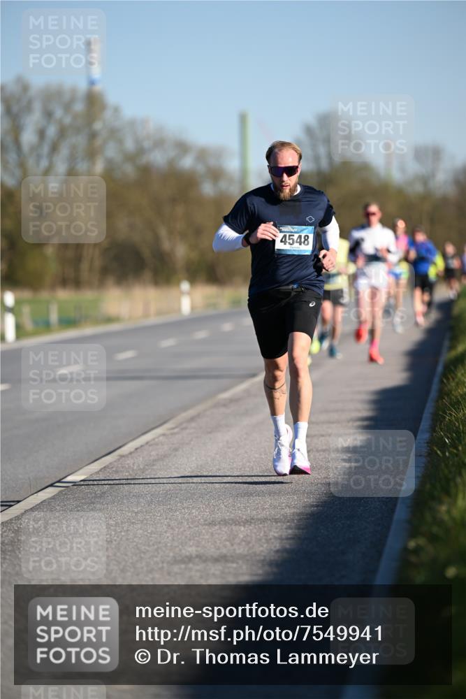 06.04.2025 - 44. Internationalen Wilhelmsburger Insellauf Dr. Thomas Lammeyer http://msf.ph/oto/7549941 06.04.2025 09:20:13 Laufen 4548 meine-sportfotos.de