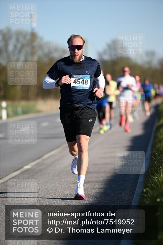 06.04.2025 - 44. Internationalen Wilhelmsburger Insellauf Dr. Thomas Lammeyer http://msf.ph/oto/7549952 06.04.2025 09:20:14 Laufen 4548 meine-sportfotos.de