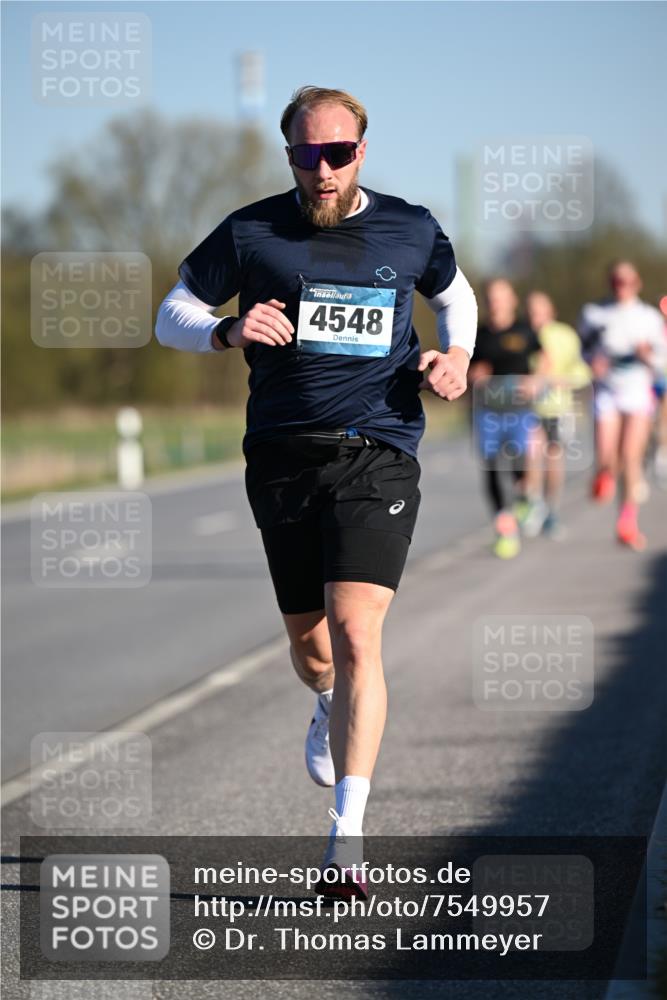 06.04.2025 - 44. Internationalen Wilhelmsburger Insellauf Dr. Thomas Lammeyer http://msf.ph/oto/7549957 06.04.2025 09:20:15 Laufen 4548 meine-sportfotos.de