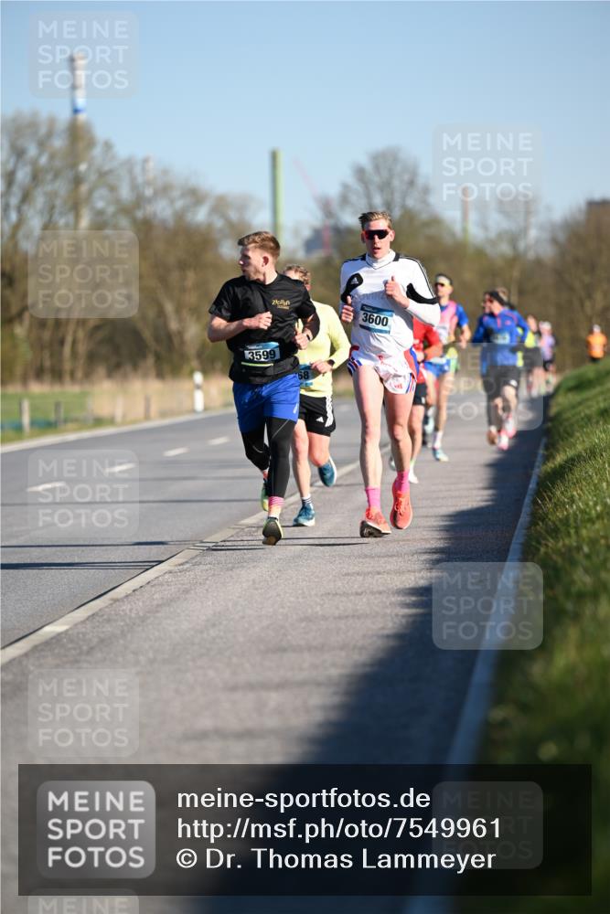 06.04.2025 - 44. Internationalen Wilhelmsburger Insellauf Dr. Thomas Lammeyer http://msf.ph/oto/7549961 06.04.2025 09:20:17 Laufen 3599, 3600 meine-sportfotos.de