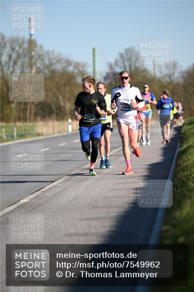 06.04.2025 - 44. Internationalen Wilhelmsburger Insellauf Dr. Thomas Lammeyer http://msf.ph/oto/7549962 06.04.2025 09:20:17 Laufen 3600, 3599, 868 meine-sportfotos.de