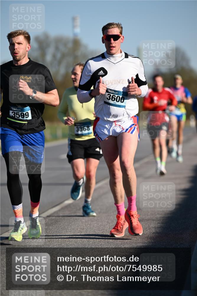 06.04.2025 - 44. Internationalen Wilhelmsburger Insellauf Dr. Thomas Lammeyer http://msf.ph/oto/7549985 06.04.2025 09:20:20 Laufen 3599, 3368, 3600 meine-sportfotos.de