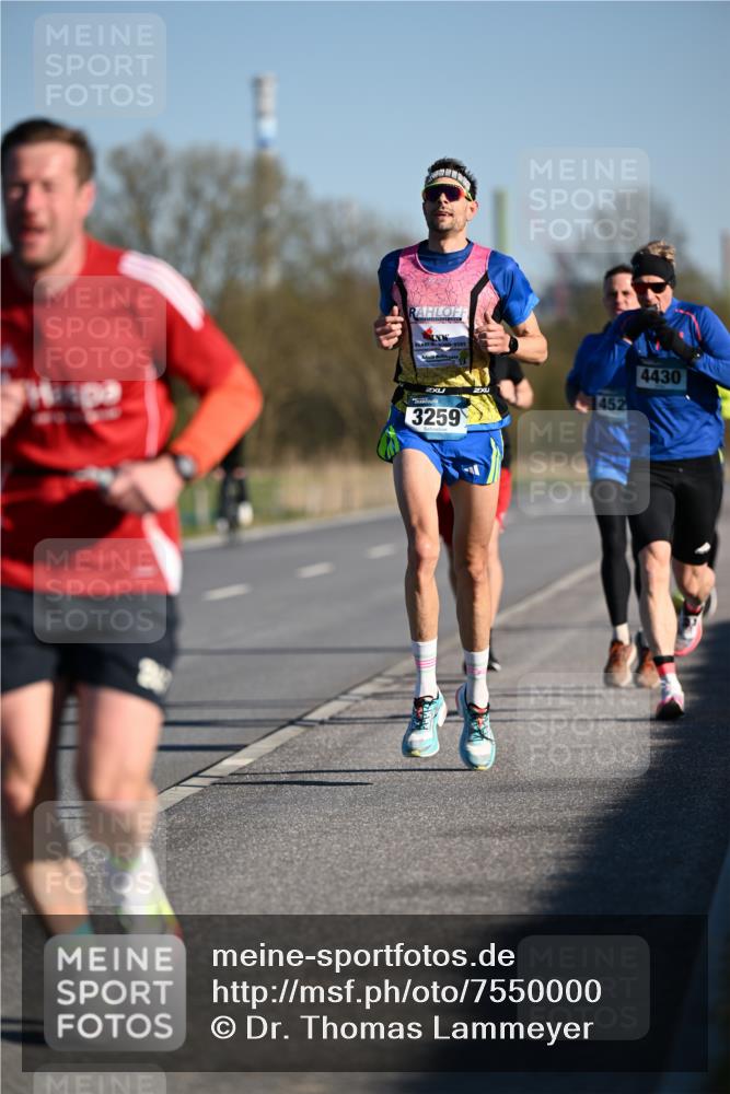 06.04.2025 - 44. Internationalen Wilhelmsburger Insellauf Dr. Thomas Lammeyer http://msf.ph/oto/7550000 06.04.2025 09:20:25 Laufen 3259, 452, 4430 meine-sportfotos.de