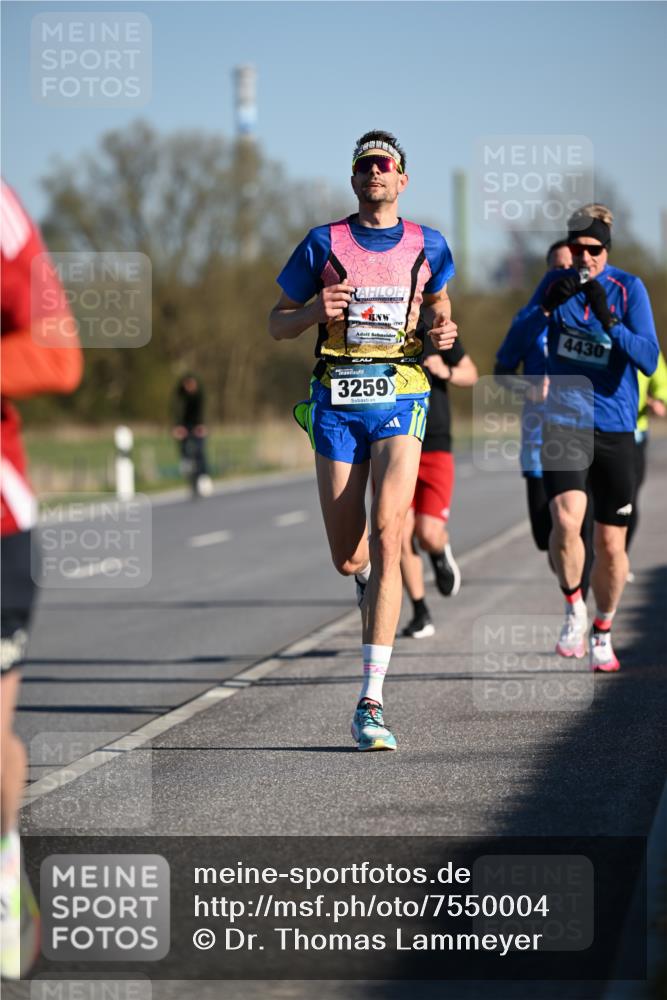 06.04.2025 - 44. Internationalen Wilhelmsburger Insellauf Dr. Thomas Lammeyer http://msf.ph/oto/7550004 06.04.2025 09:20:26 Laufen 4430, 3259 meine-sportfotos.de