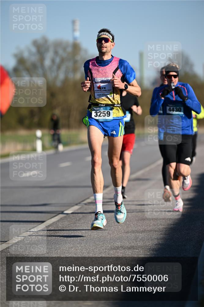 06.04.2025 - 44. Internationalen Wilhelmsburger Insellauf Dr. Thomas Lammeyer http://msf.ph/oto/7550006 06.04.2025 09:20:26 Laufen 3259, 4430 meine-sportfotos.de