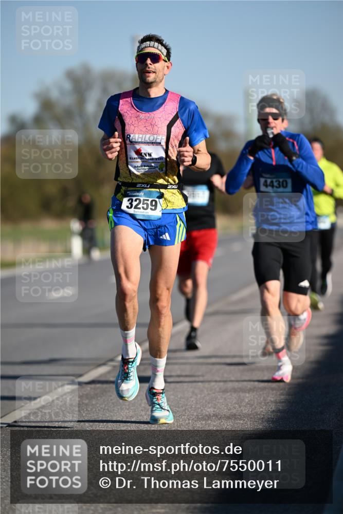 06.04.2025 - 44. Internationalen Wilhelmsburger Insellauf Dr. Thomas Lammeyer http://msf.ph/oto/7550011 06.04.2025 09:20:26 Laufen 3259, 4430 meine-sportfotos.de