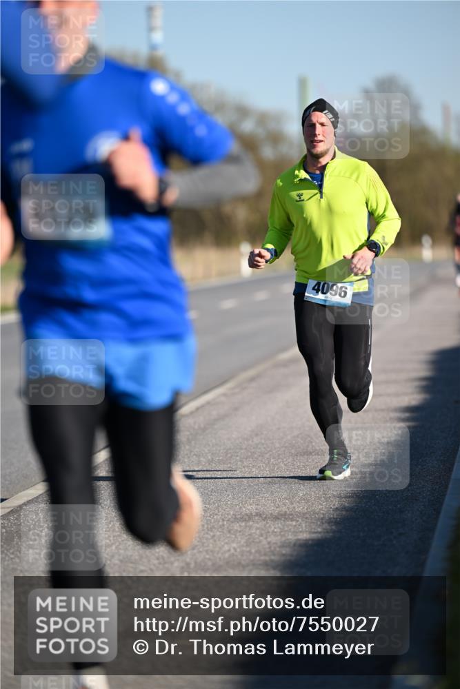 06.04.2025 - 44. Internationalen Wilhelmsburger Insellauf Dr. Thomas Lammeyer http://msf.ph/oto/7550027 06.04.2025 09:20:29 Laufen 96, 4096 meine-sportfotos.de