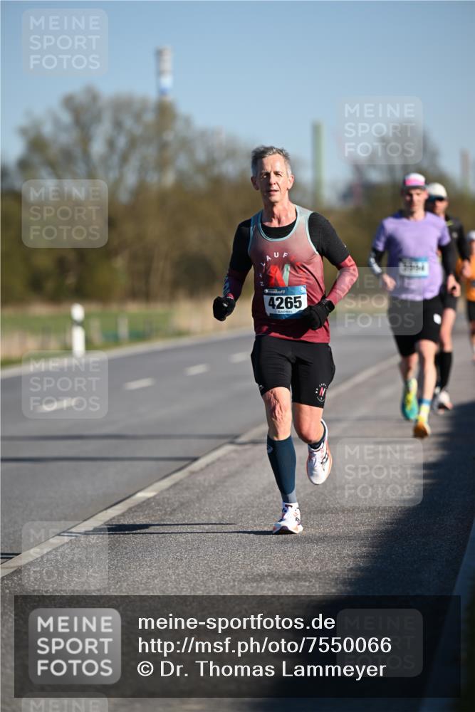 06.04.2025 - 44. Internationalen Wilhelmsburger Insellauf Dr. Thomas Lammeyer http://msf.ph/oto/7550066 06.04.2025 09:20:44 Laufen 4265 meine-sportfotos.de