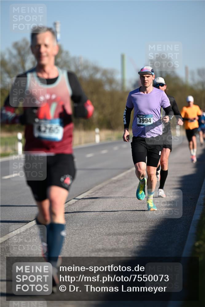 06.04.2025 - 44. Internationalen Wilhelmsburger Insellauf Dr. Thomas Lammeyer http://msf.ph/oto/7550073 06.04.2025 09:20:45 Laufen 2615, 3994 meine-sportfotos.de