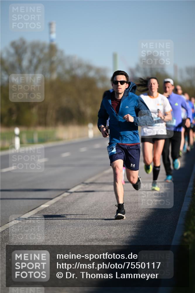 06.04.2025 - 44. Internationalen Wilhelmsburger Insellauf Dr. Thomas Lammeyer http://msf.ph/oto/7550117 06.04.2025 09:21:00 Laufen 1, 1 meine-sportfotos.de