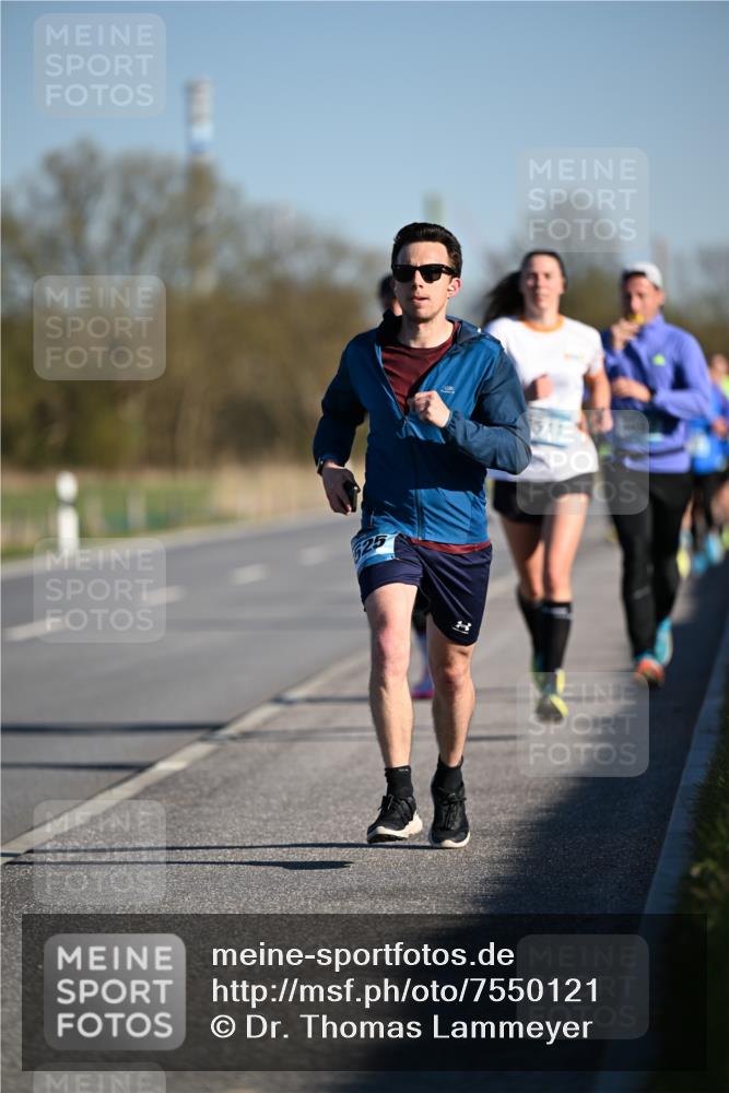 06.04.2025 - 44. Internationalen Wilhelmsburger Insellauf Dr. Thomas Lammeyer http://msf.ph/oto/7550121 06.04.2025 09:21:01 Laufen 1511 meine-sportfotos.de