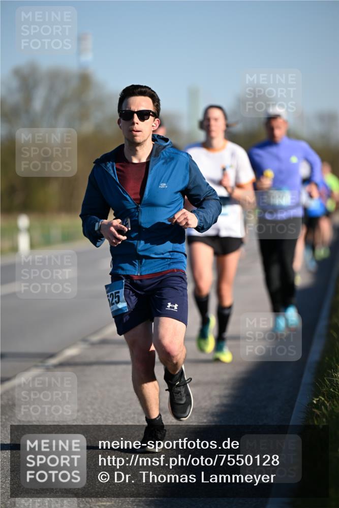 06.04.2025 - 44. Internationalen Wilhelmsburger Insellauf Dr. Thomas Lammeyer http://msf.ph/oto/7550128 06.04.2025 09:21:01 Laufen 125 meine-sportfotos.de