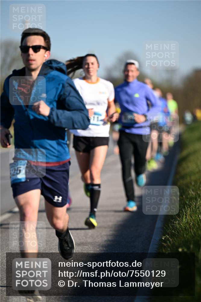 06.04.2025 - 44. Internationalen Wilhelmsburger Insellauf Dr. Thomas Lammeyer http://msf.ph/oto/7550129 06.04.2025 09:21:02 Laufen 25 meine-sportfotos.de
