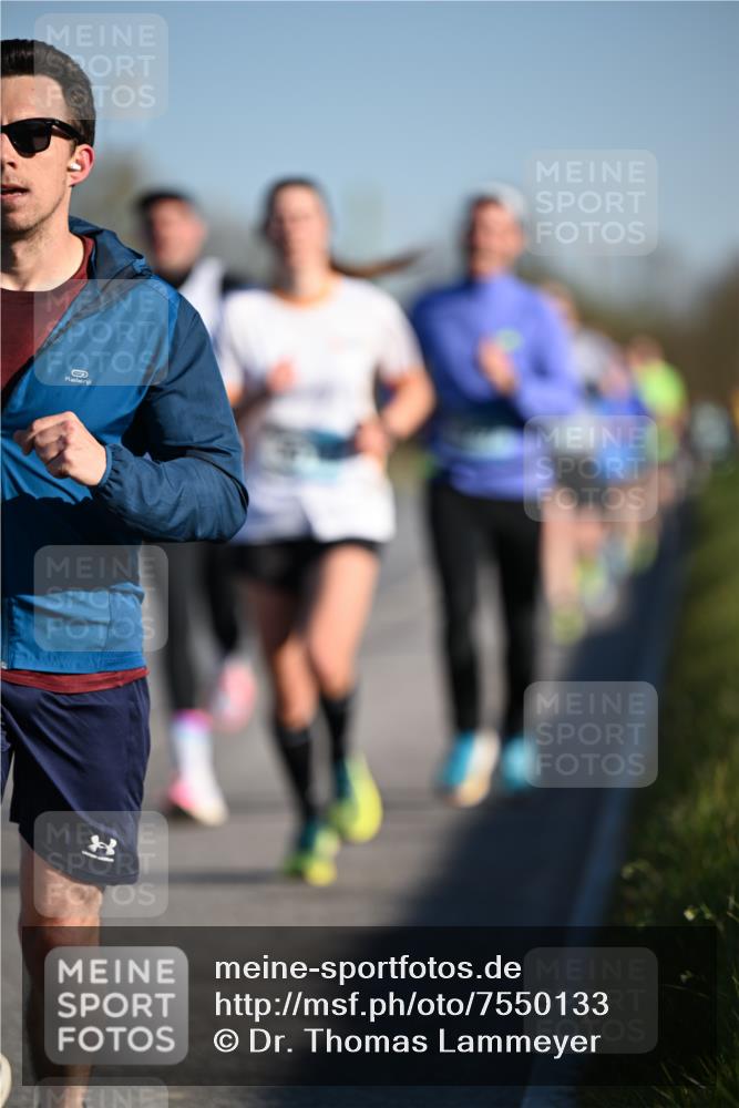 06.04.2025 - 44. Internationalen Wilhelmsburger Insellauf Dr. Thomas Lammeyer http://msf.ph/oto/7550133 06.04.2025 09:21:03 Laufen  meine-sportfotos.de