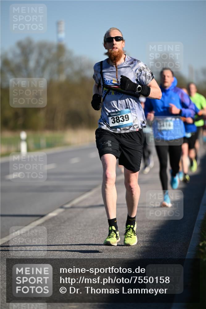 06.04.2025 - 44. Internationalen Wilhelmsburger Insellauf Dr. Thomas Lammeyer http://msf.ph/oto/7550158 06.04.2025 09:21:07 Laufen 3839, 3416 meine-sportfotos.de