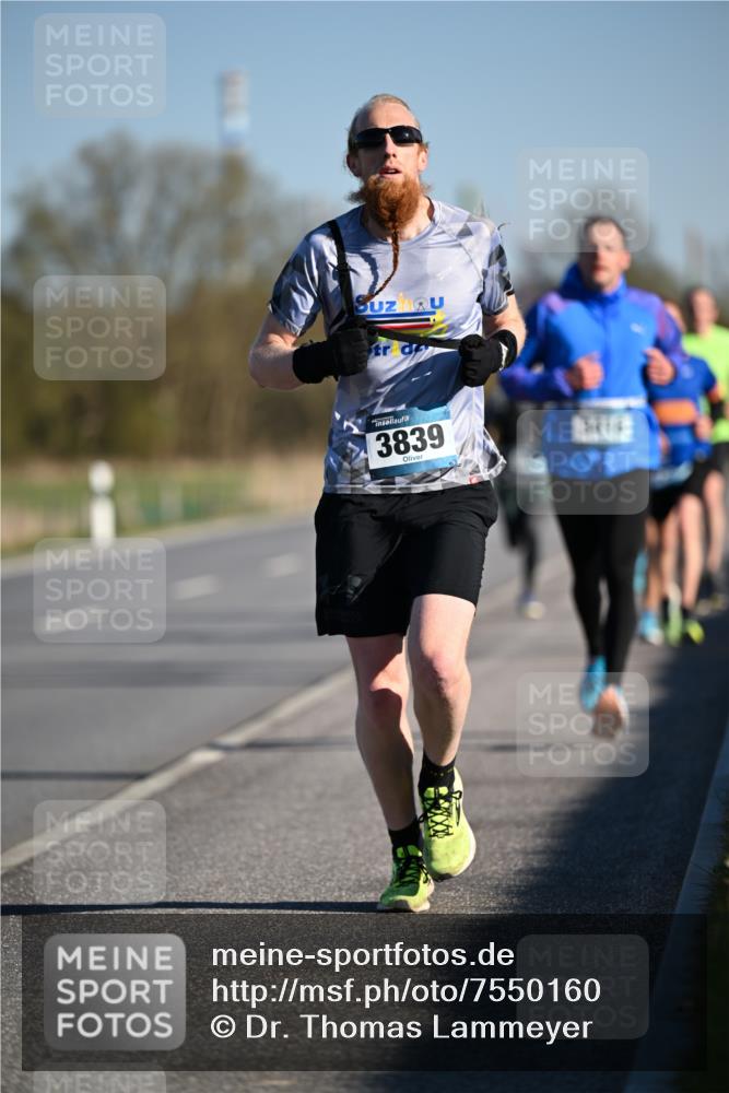 06.04.2025 - 44. Internationalen Wilhelmsburger Insellauf Dr. Thomas Lammeyer http://msf.ph/oto/7550160 06.04.2025 09:21:07 Laufen 3839, 3416 meine-sportfotos.de
