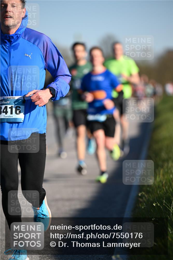 06.04.2025 - 44. Internationalen Wilhelmsburger Insellauf Dr. Thomas Lammeyer http://msf.ph/oto/7550176 06.04.2025 09:21:11 Laufen 3416 meine-sportfotos.de