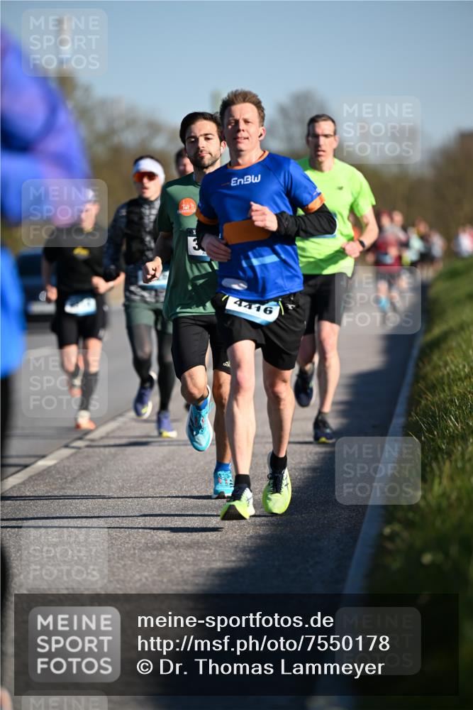 06.04.2025 - 44. Internationalen Wilhelmsburger Insellauf Dr. Thomas Lammeyer http://msf.ph/oto/7550178 06.04.2025 09:21:11 Laufen 3, 4416 meine-sportfotos.de