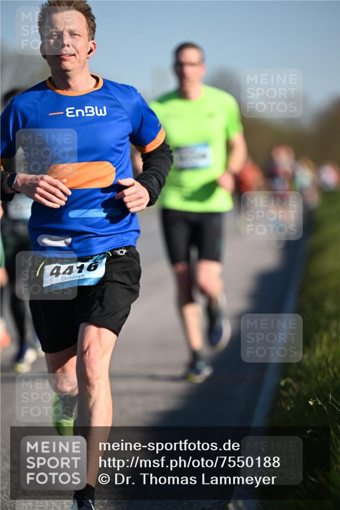 06.04.2025 - 44. Internationalen Wilhelmsburger Insellauf Dr. Thomas Lammeyer http://msf.ph/oto/7550188 06.04.2025 09:21:13 Laufen 712, 4416 meine-sportfotos.de