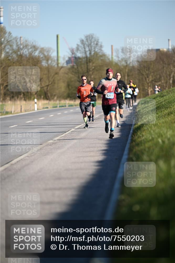 06.04.2025 - 44. Internationalen Wilhelmsburger Insellauf Dr. Thomas Lammeyer http://msf.ph/oto/7550203 06.04.2025 09:21:16 Laufen 4203 meine-sportfotos.de