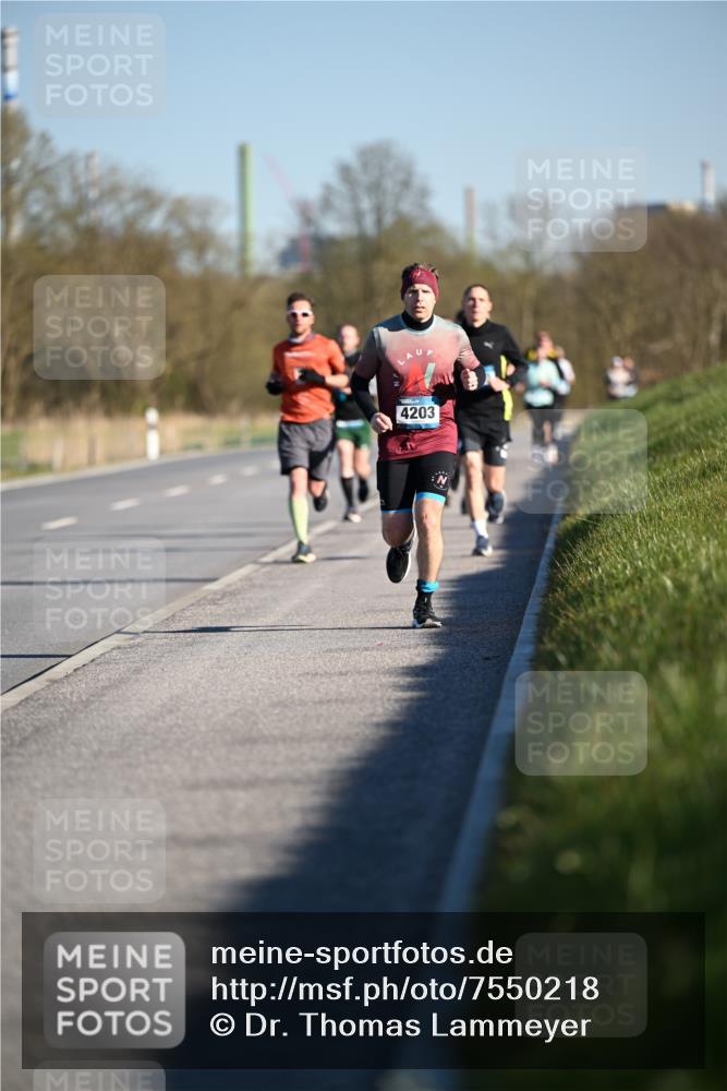 06.04.2025 - 44. Internationalen Wilhelmsburger Insellauf Dr. Thomas Lammeyer http://msf.ph/oto/7550218 06.04.2025 09:21:18 Laufen 4203 meine-sportfotos.de