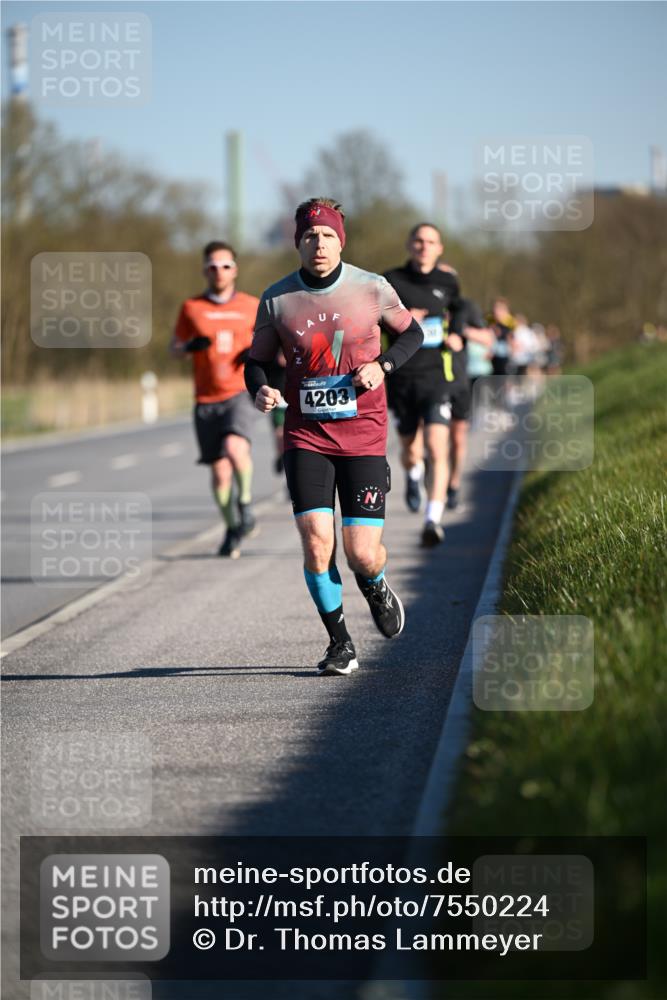 06.04.2025 - 44. Internationalen Wilhelmsburger Insellauf Dr. Thomas Lammeyer http://msf.ph/oto/7550224 06.04.2025 09:21:21 Laufen 4203 meine-sportfotos.de