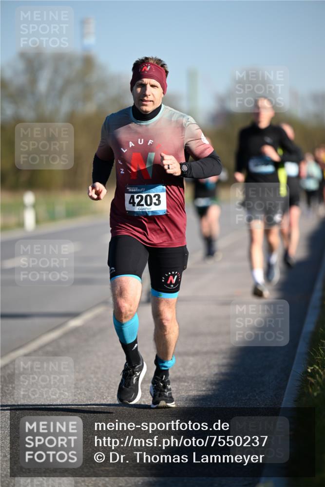 06.04.2025 - 44. Internationalen Wilhelmsburger Insellauf Dr. Thomas Lammeyer http://msf.ph/oto/7550237 06.04.2025 09:21:22 Laufen 4203 meine-sportfotos.de