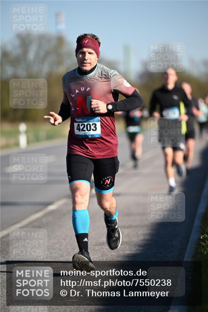 06.04.2025 - 44. Internationalen Wilhelmsburger Insellauf Dr. Thomas Lammeyer http://msf.ph/oto/7550238 06.04.2025 09:21:23 Laufen 4203 meine-sportfotos.de