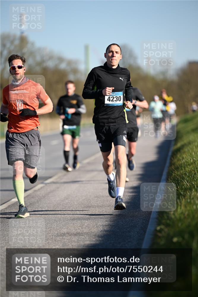 06.04.2025 - 44. Internationalen Wilhelmsburger Insellauf Dr. Thomas Lammeyer http://msf.ph/oto/7550244 06.04.2025 09:21:24 Laufen 4230 meine-sportfotos.de
