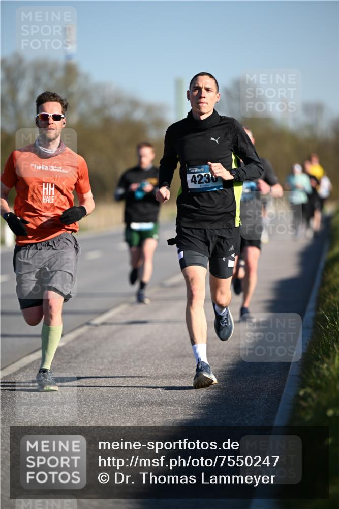06.04.2025 - 44. Internationalen Wilhelmsburger Insellauf Dr. Thomas Lammeyer http://msf.ph/oto/7550247 06.04.2025 09:21:24 Laufen 30, 4230 meine-sportfotos.de